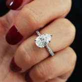 pear Cut Diamond Engagement Ring 18K white gold 