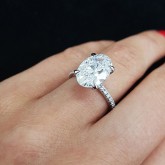 oval Cut Diamond Engagement Ring 18K white gold 